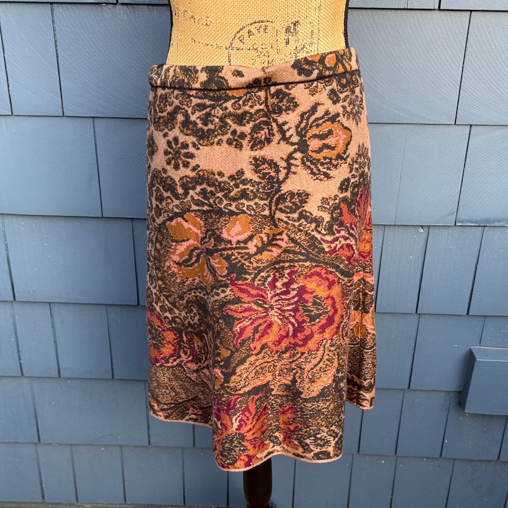 Floral Jacquard Knit A-Line Skirt in Peach and Pink alpaca knit - Picture 5 of 9